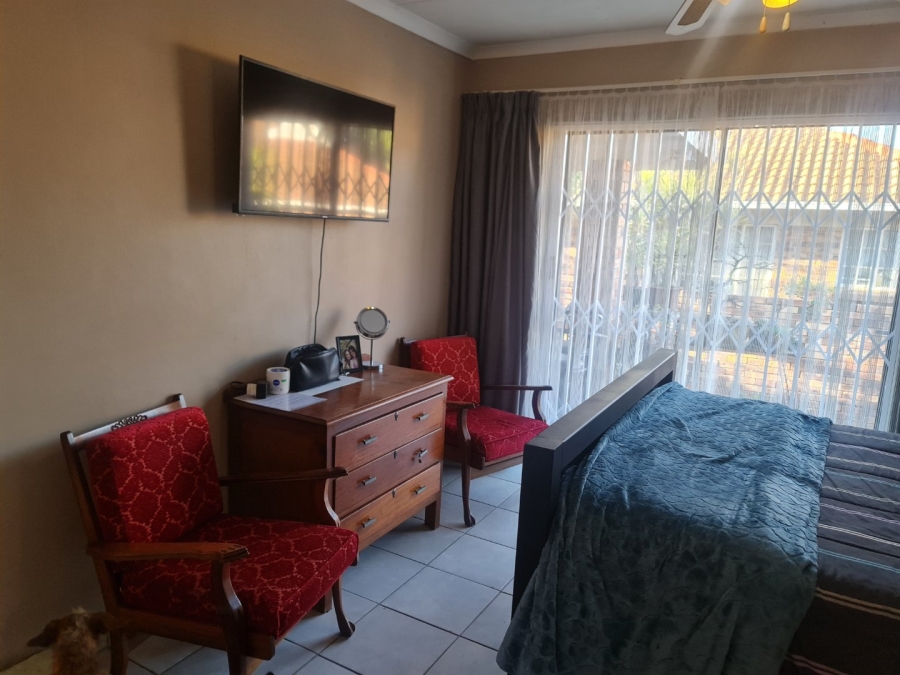 3 Bedroom Property for Sale in Geelhoutpark North West
